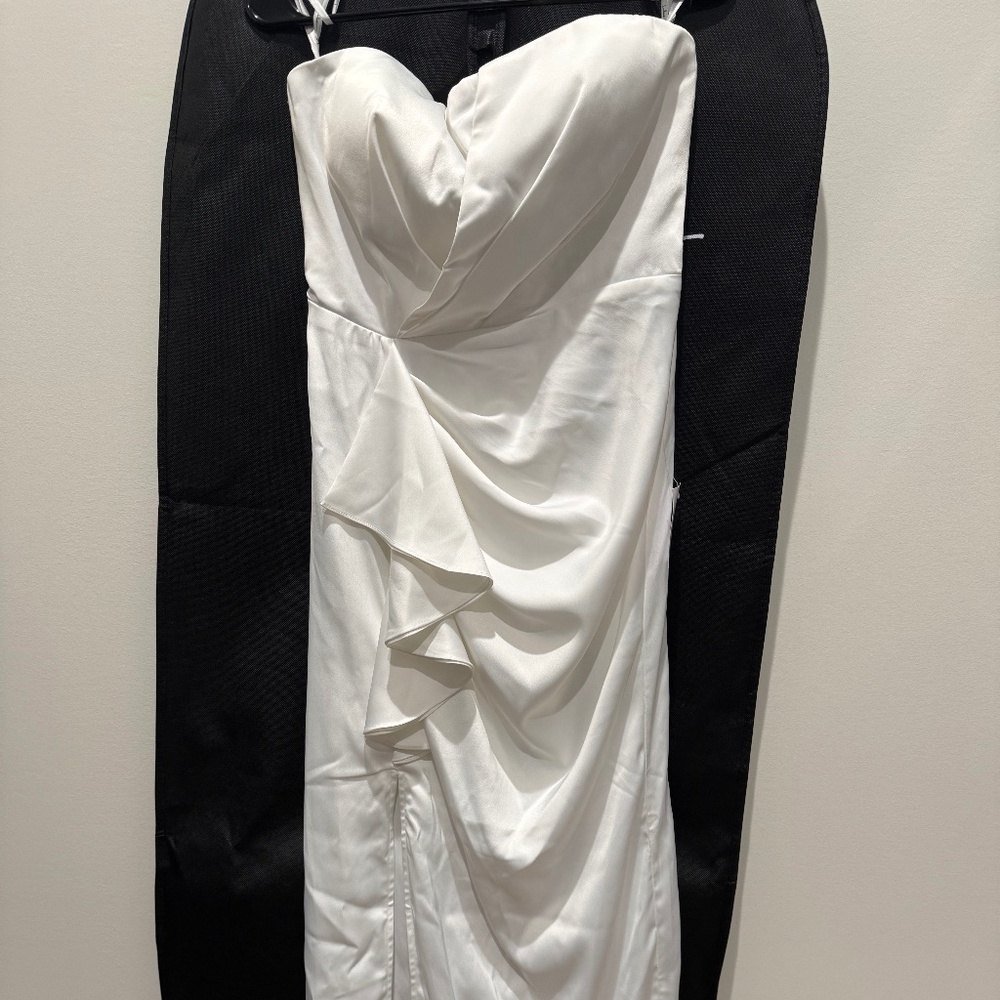 LULU’S Iight ivory gown